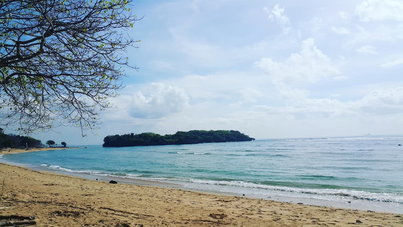 Paket wisata Mandeh Raincesarea & Pantai dari Padang